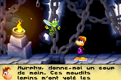 Murfy dans la version Game Boy Advance de Rayman contre les Lapins Crétins.