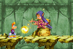 Ly donnant un nouveau pouvoir à Rayman grâce à une boule de lumière scintillante dans la version Game Boy Advance de Rayman 3.