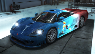 Une voiture personnalisée avec une peinture représentant Rayman.