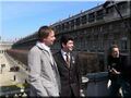 Michel Ancel et Frédérick Raynal devant le Palais Royal.