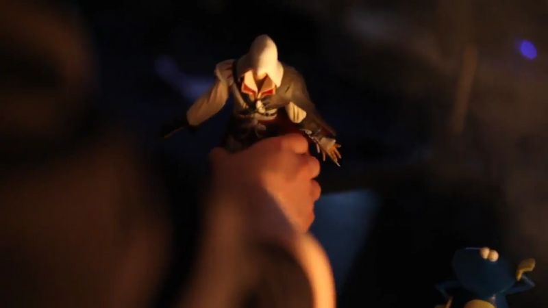 File:Assassin figure.png